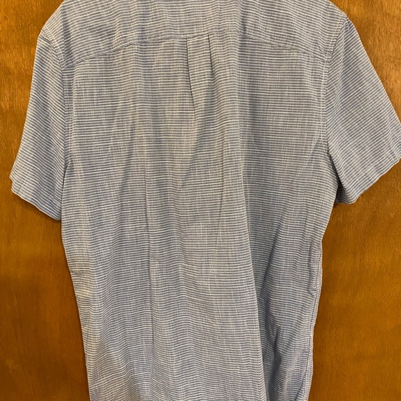 Button down - Picture 3 of 3